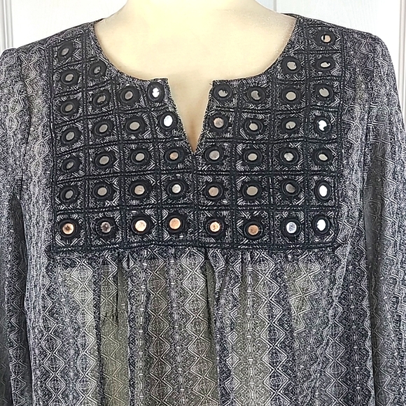 Unique Spectrum Boho Mirror Blouse - Picture 2 of 13